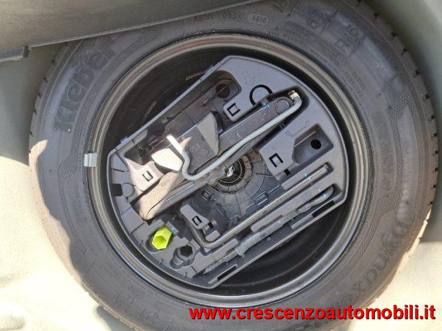 PEUGEOT 208 1.2 PureTech 82 Allure