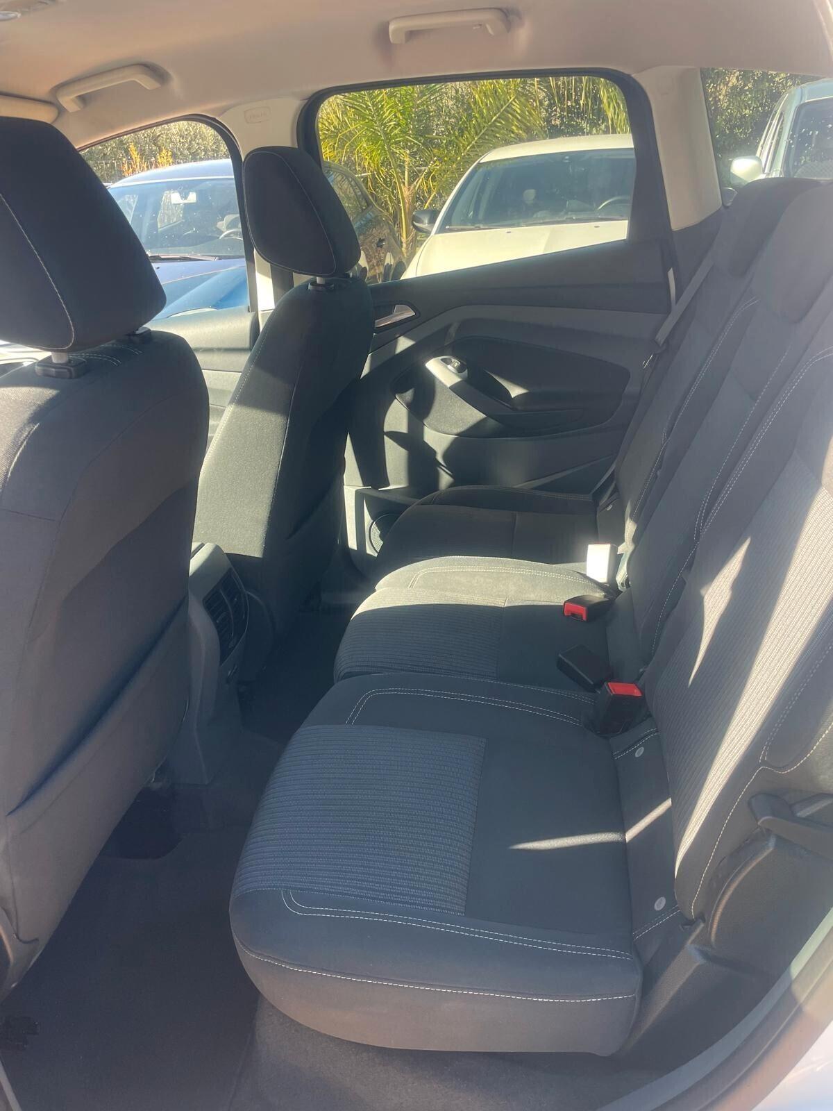 Ford C-Max "Finanziabile Senza Busta Paga"