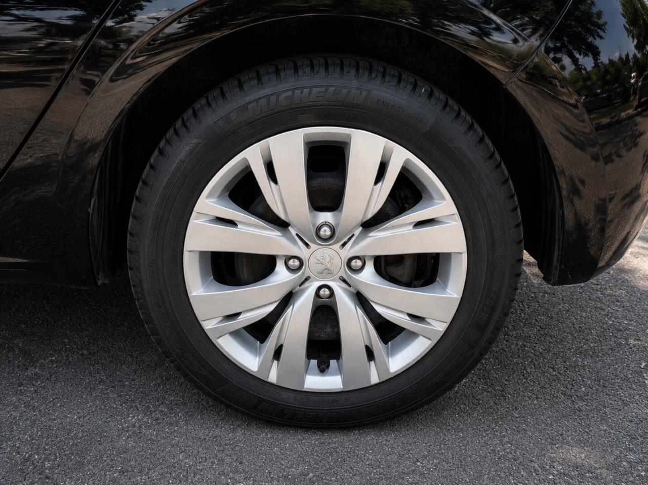 Peugeot 208 Ok neopatentati Unico proprietario