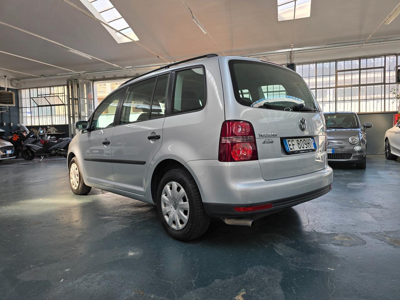 VOLKSWAGEN TOURAN 2.0 ECOFUEL HIGHLINE 7P