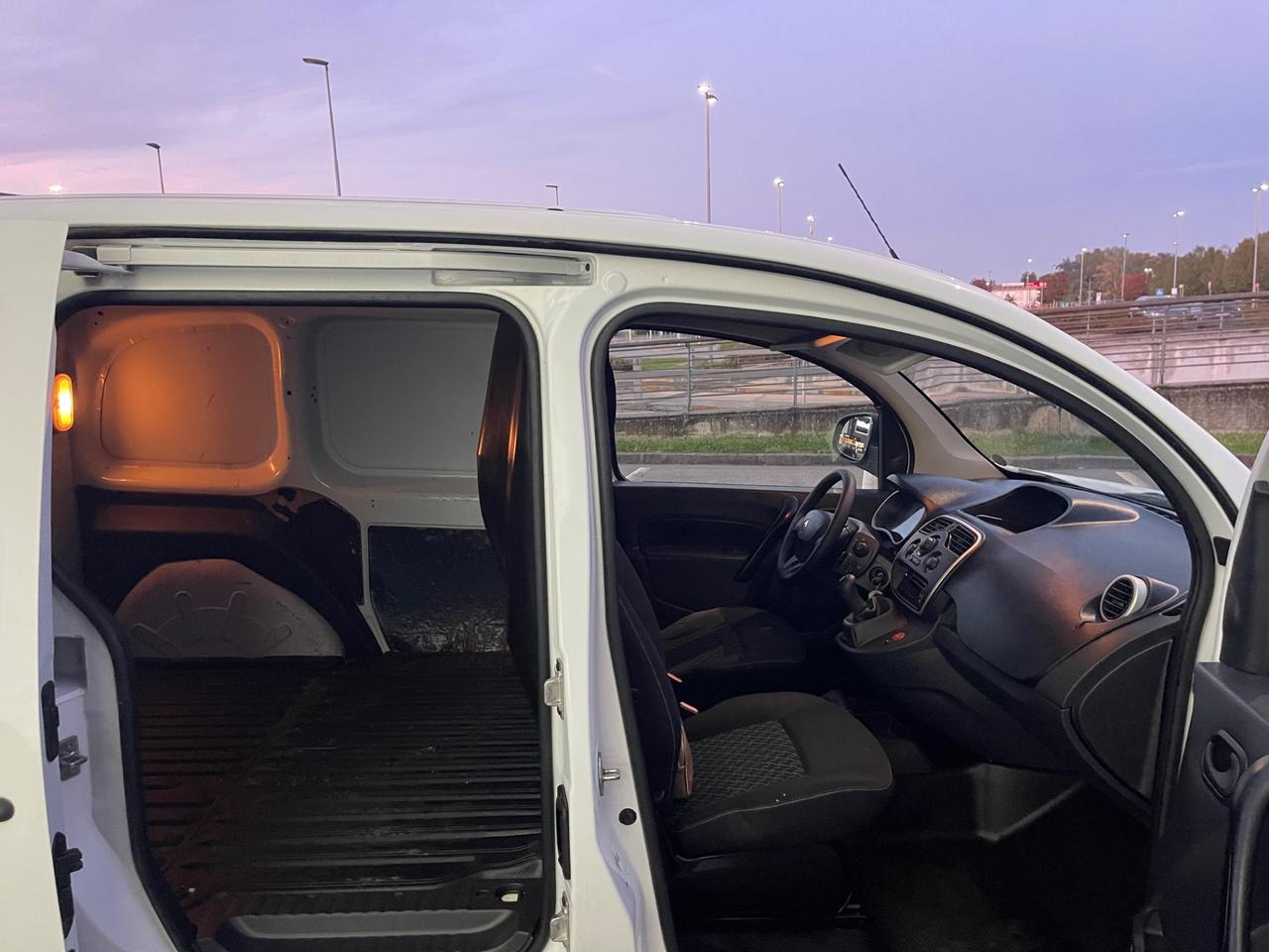 Renault Kangoo 1.5 dCi 90CV F.AP. S&S 4p. Express Maxi Combi Energy