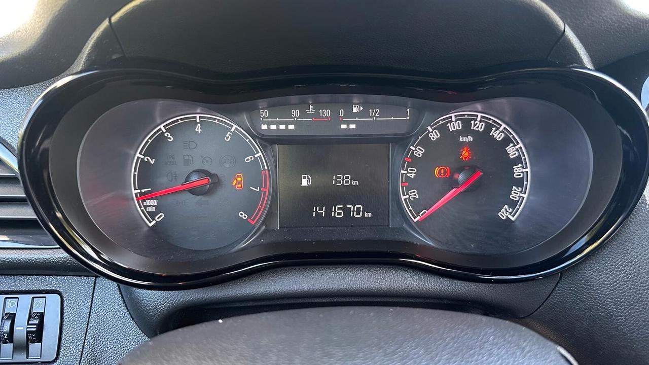 Opel Karl Rocks 1.0 73 CV 2018 GPL Neopatent LEGGI TESTO