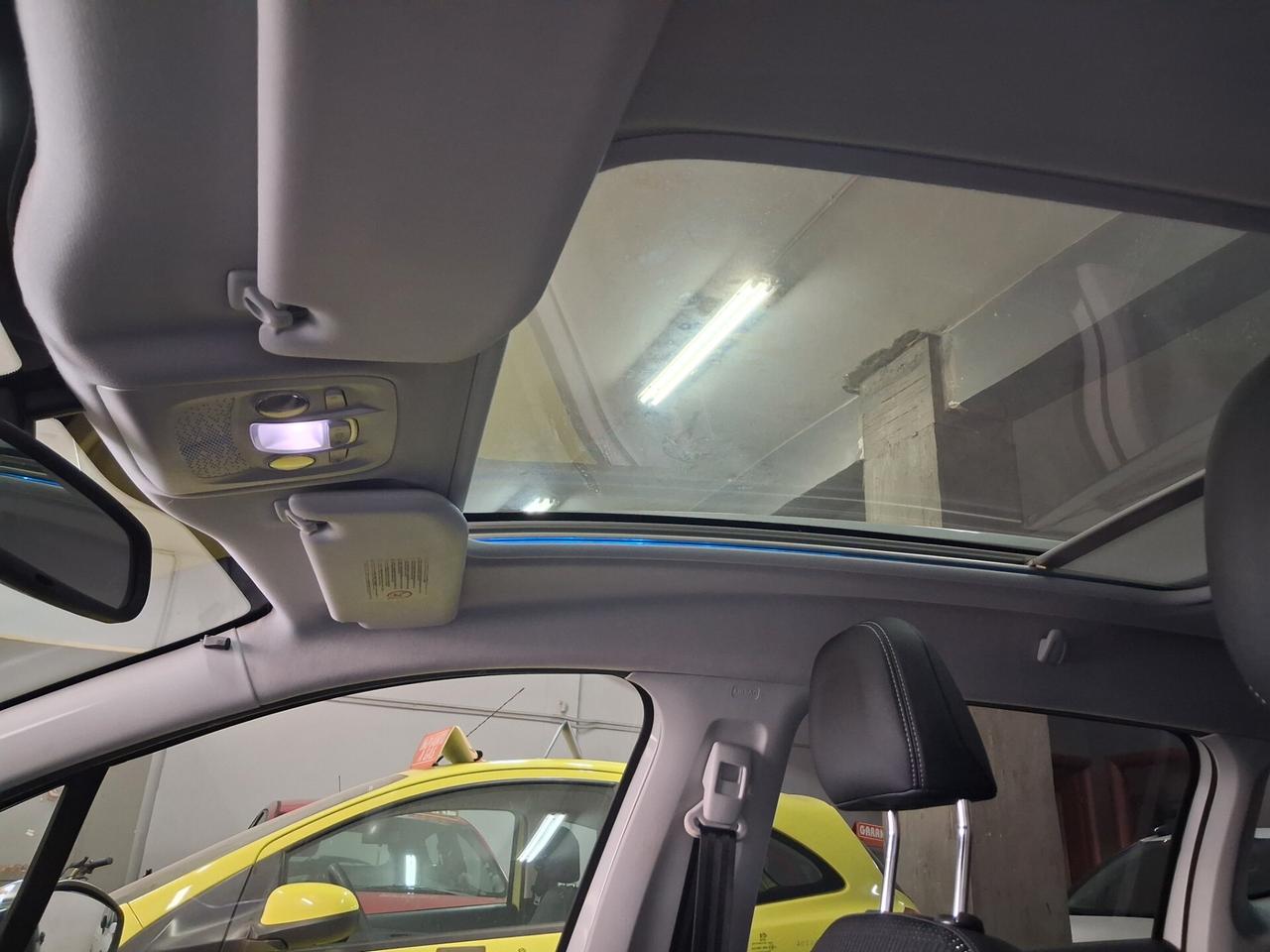Peugeot 2008 1.6 e-HDi Allure Tetto / Nav/ 2013 unico prop