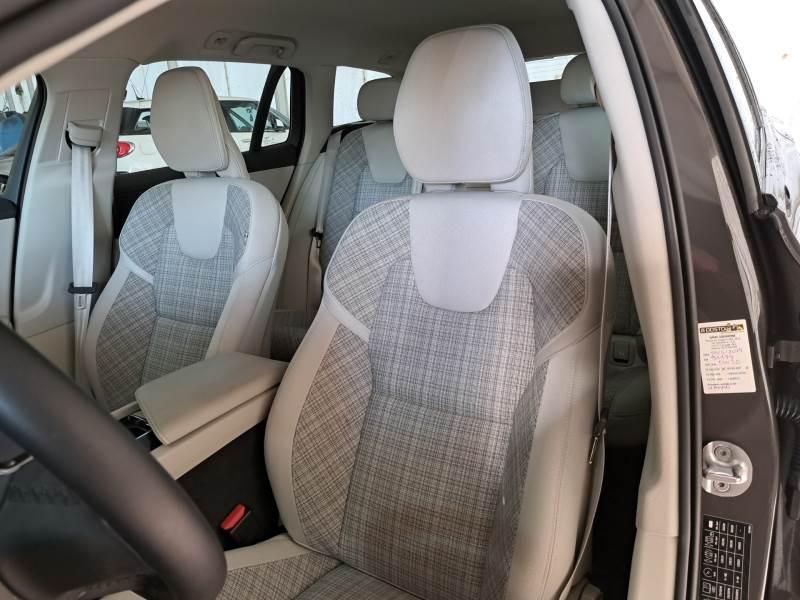 Volvo V60 2.0 B4 Core AWD automatico