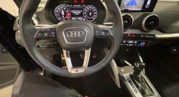 Audi Q2 SQ2 TFSI quattro S tronic sport attitude