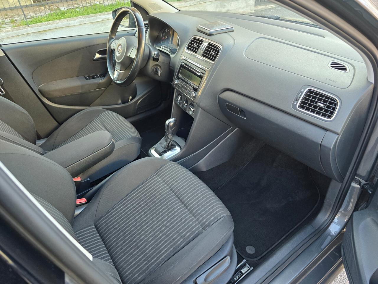 VOLKSWAGEN POLO 1.4 DSG "OK NEOPATENTATI"