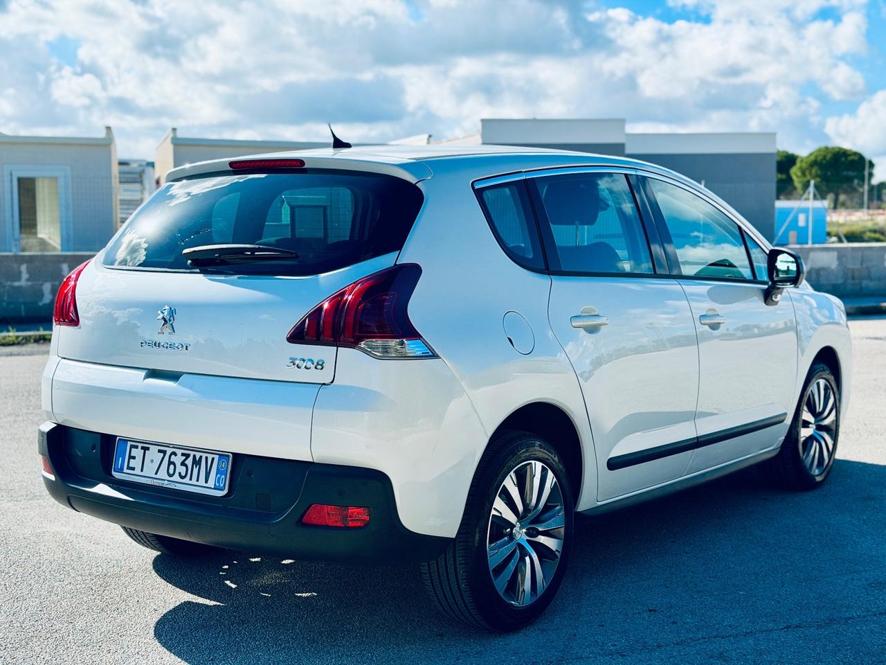 Peugeot 3008 1.6 HDi 115CV Business