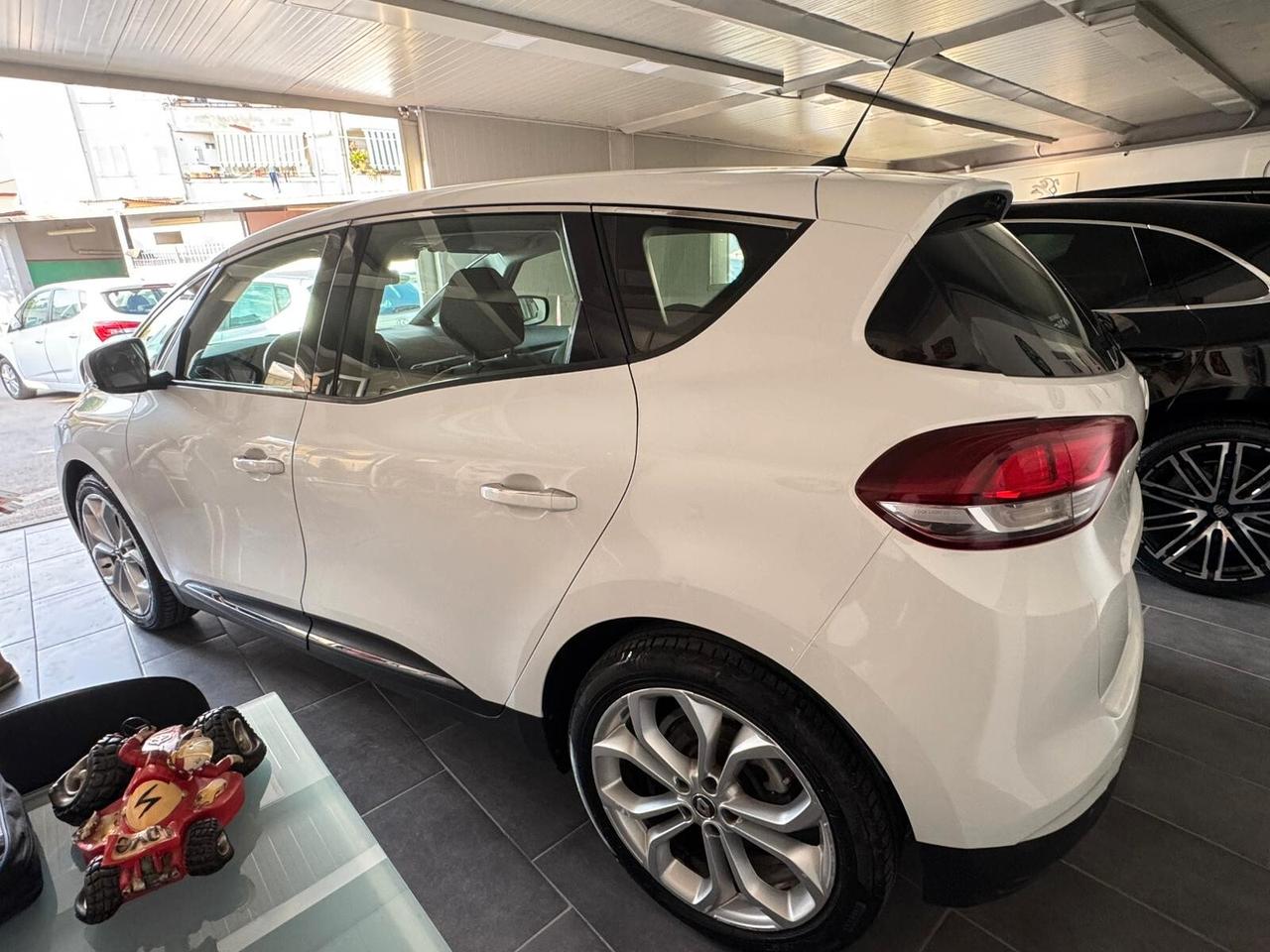 Renault Scenic Scénic dCi 8V 110 CV EDC Energy Bose