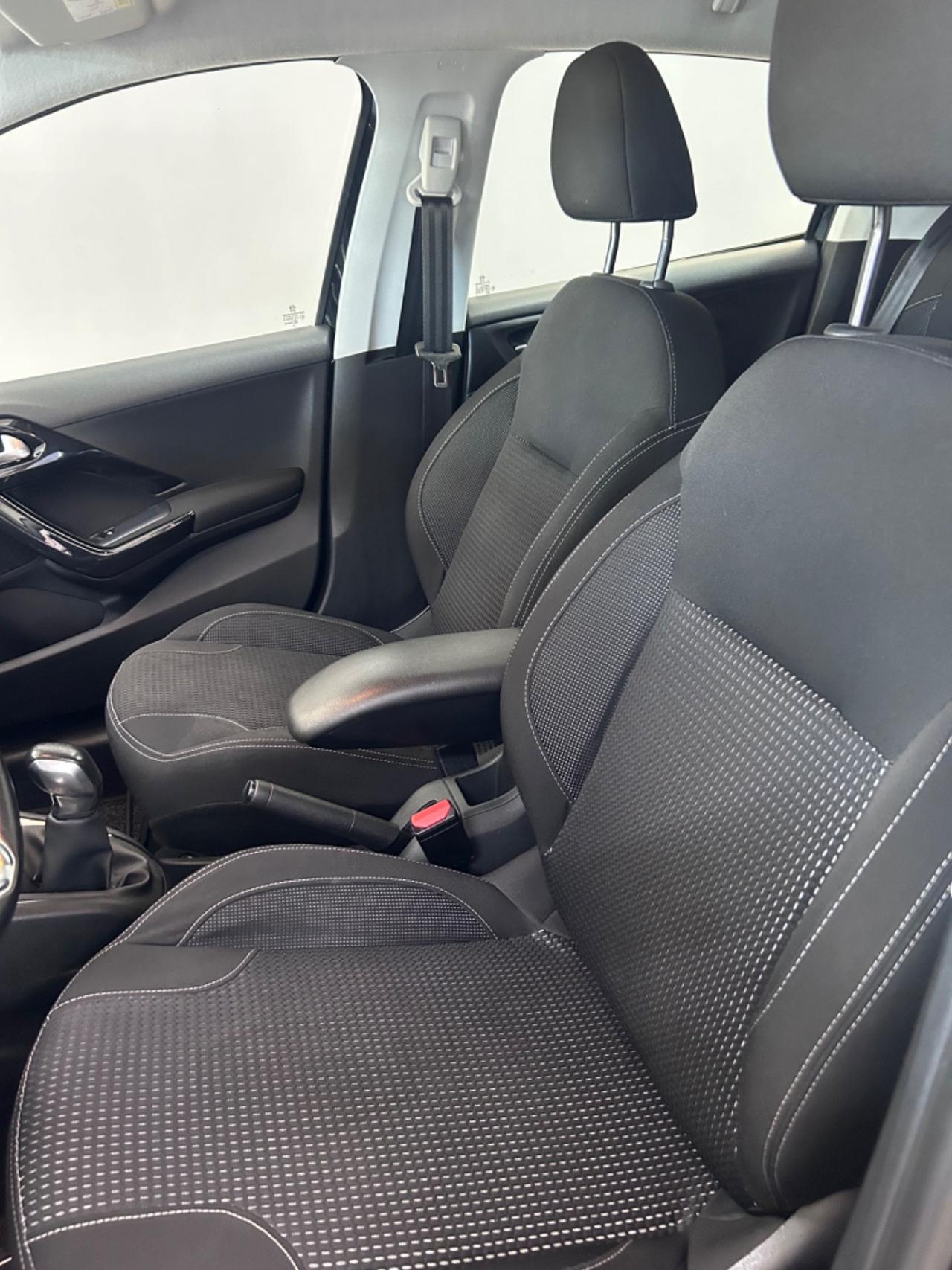 Peugeot 208 PureTech 82 5 porte Allure