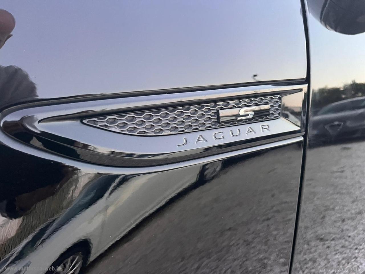 JAGUAR E-Pace 2.0D 150CV AWD aut. R-Dynamic S