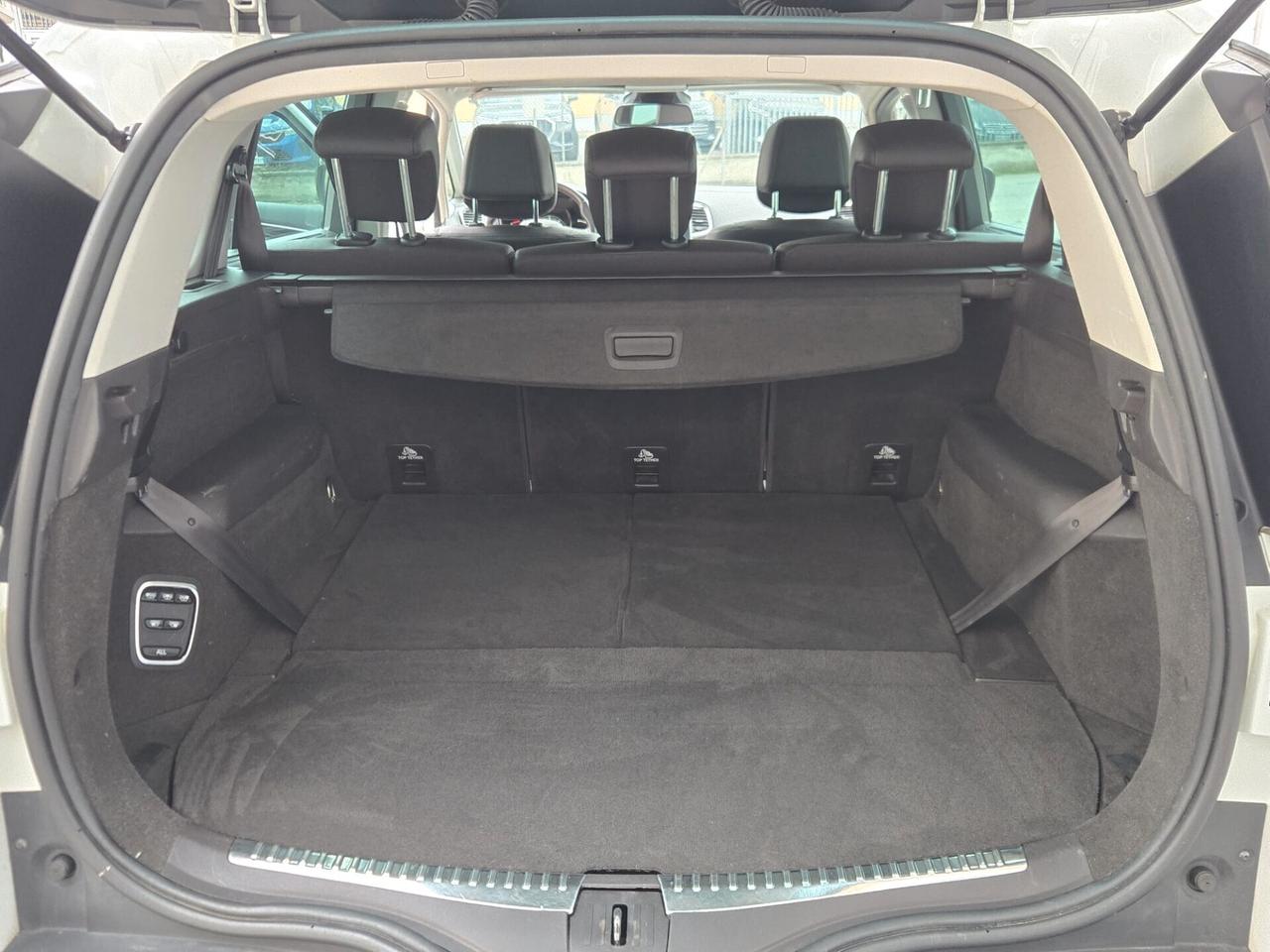 Renault Espace dCi 160CV Energy Initiale Paris 4Control 7 POSTI