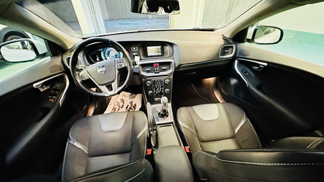 Volvo V40 D2 1.6 diesel (anche per neopatentati)