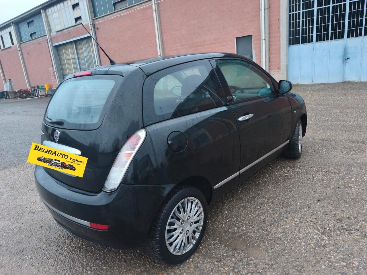 Lancia Ypsilon 2011---1.2 Benzina Neopatentati