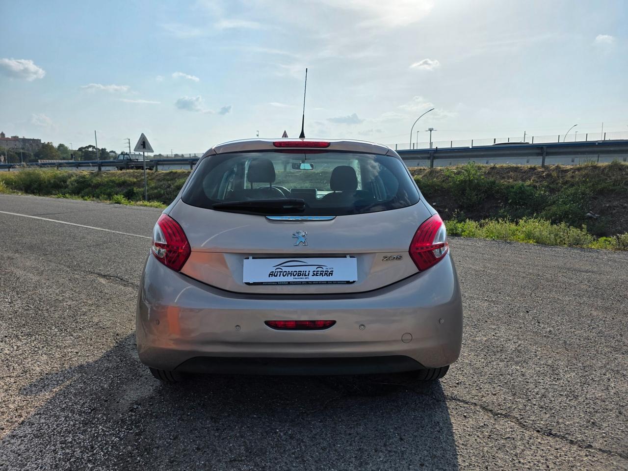 Peugeot 208 1.4 HDi 68 CV 5 porte Allure