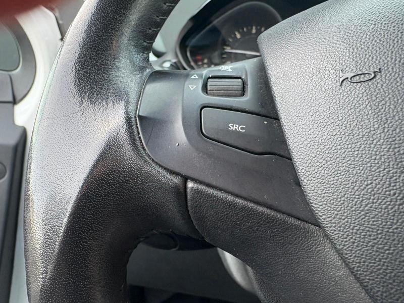 Peugeot 2008 1.6 bluehdi Active 75cv ADATTA NEOPATENTATI