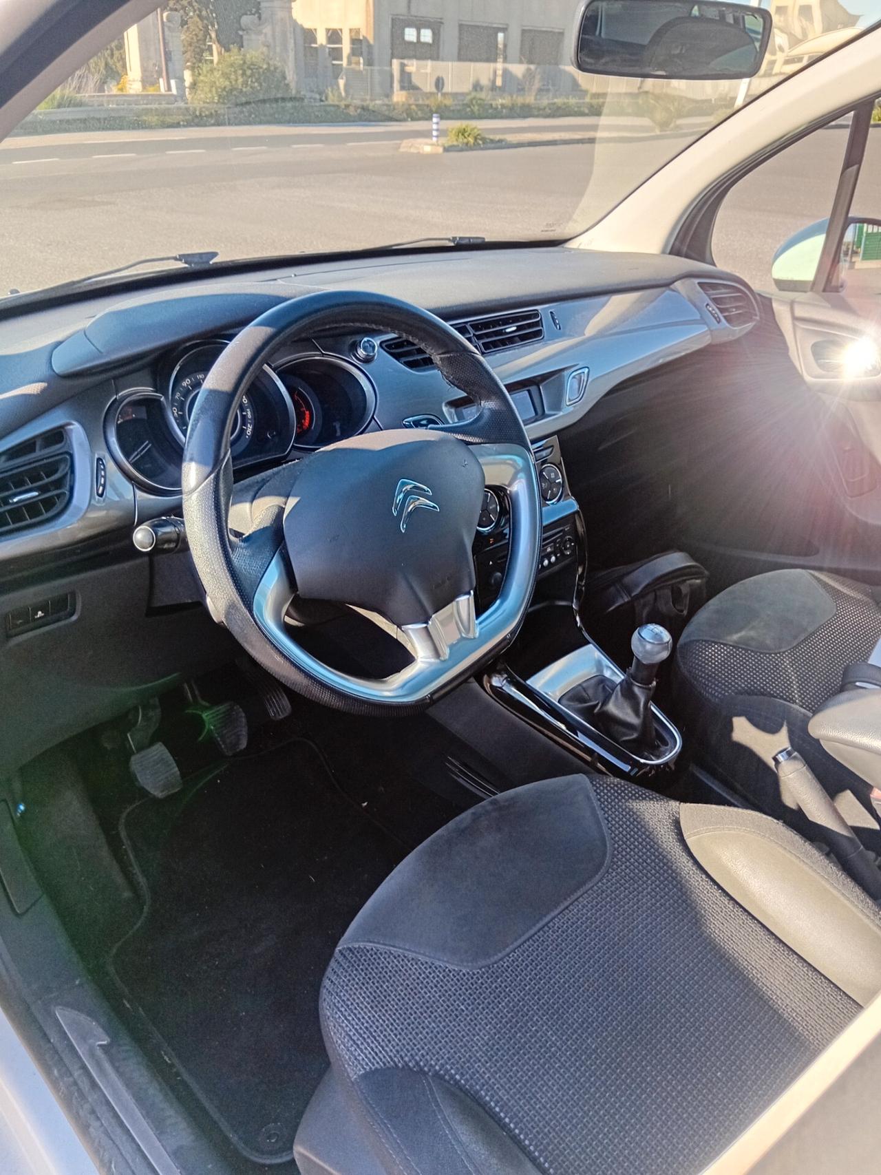 Citroen C3 1.4 VTi 95 Exclusive Style TETTO PANORAMICO