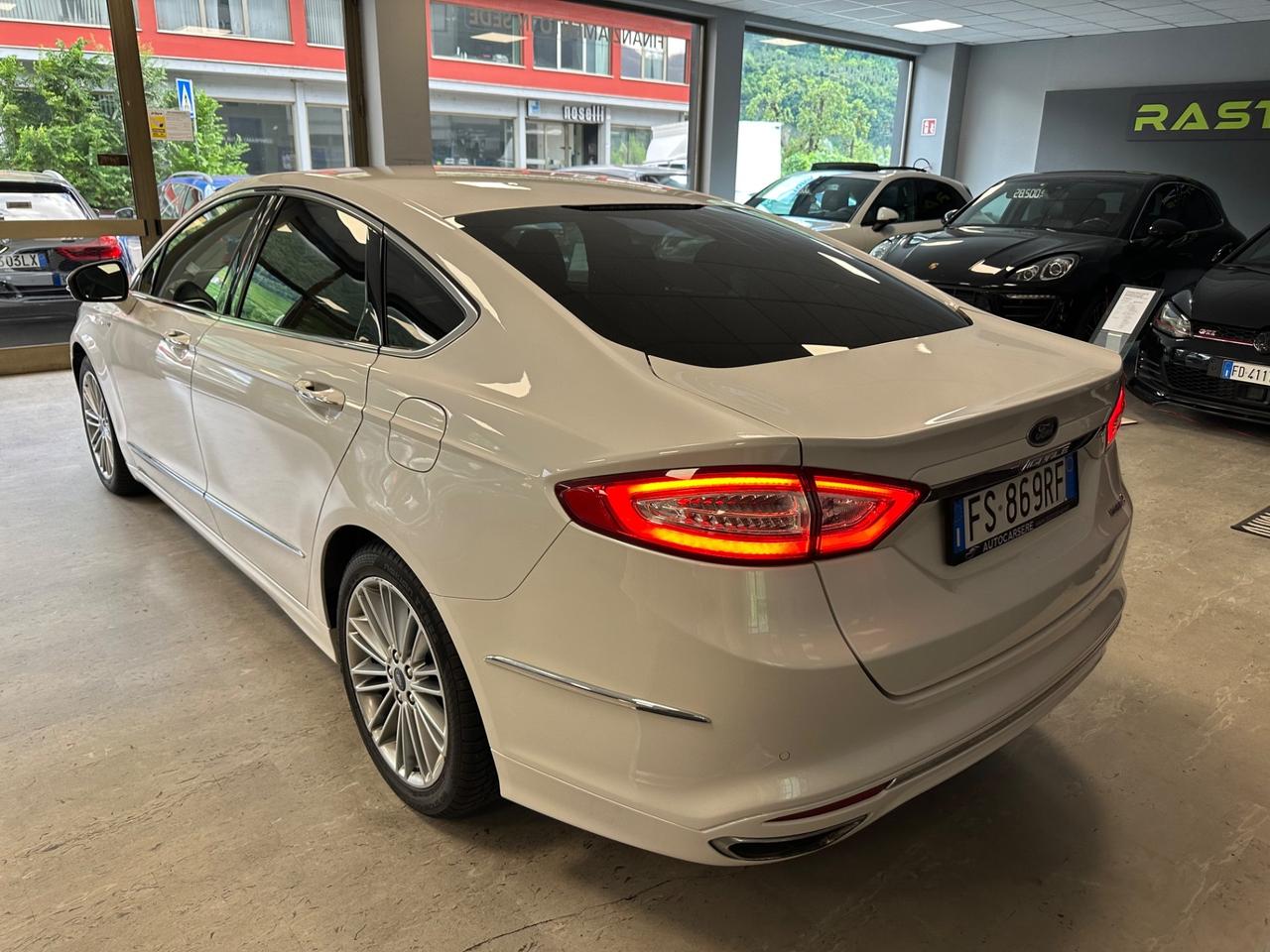 Ford Mondeo Full Hybrid 2.0 187 CV eCVT 4 porte Vignale