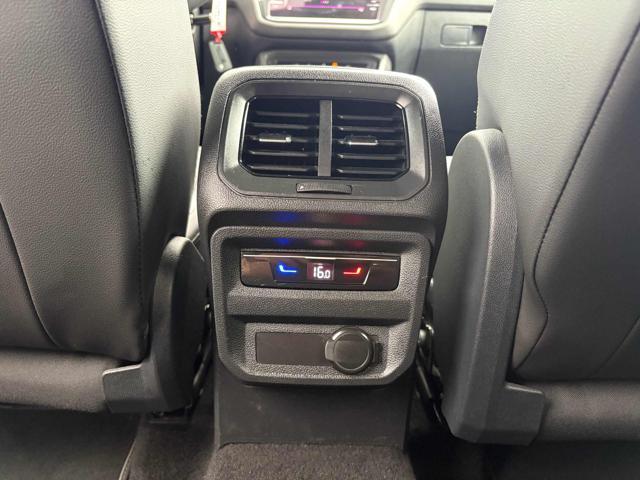 VOLKSWAGEN Tiguan 2.0 TDI 150 CV DSG R-Line TOTAL BLACK