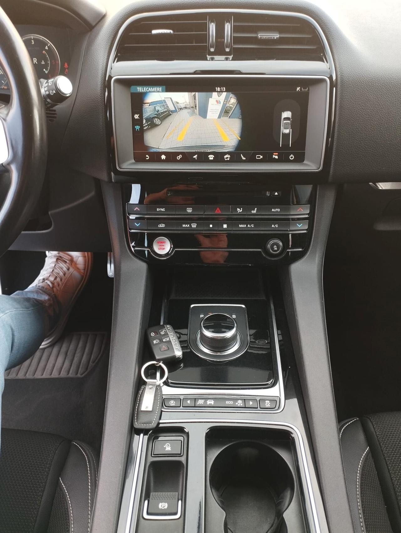 Jaguar F-Pace 2.0 D 180 CV AWD aut. R-Sport
