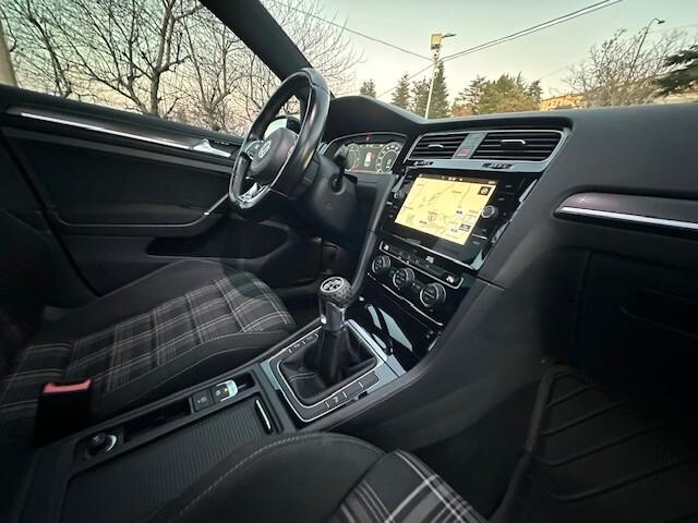 Volkswagen Golf 7.5 GTD 2.0 TDI 184cv -TETTO-