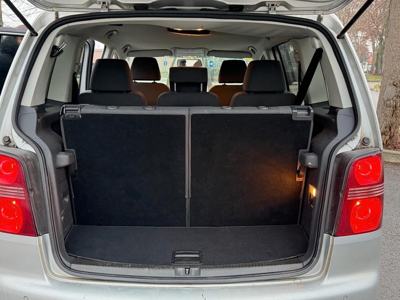 Volkswagen Touran 2.0 TDI DPF DSG Trendline