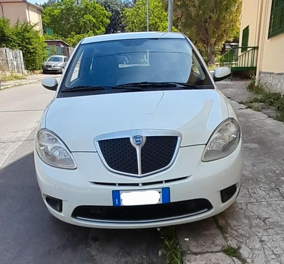 Lancia Ypsilon 1.2 Argento