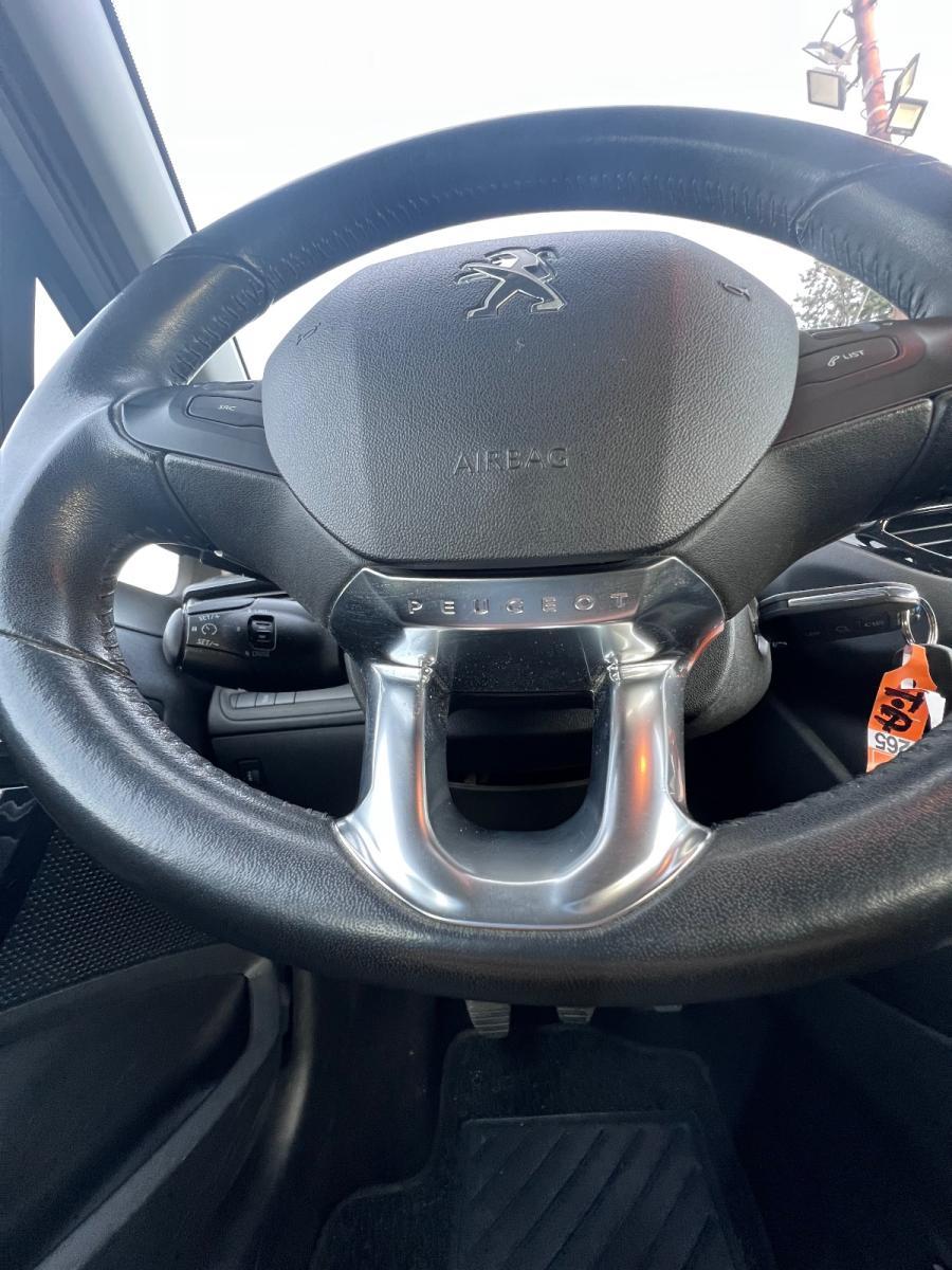 PEUGEOT - 208 - 1.2 VTi 82 CV 5p. Allure