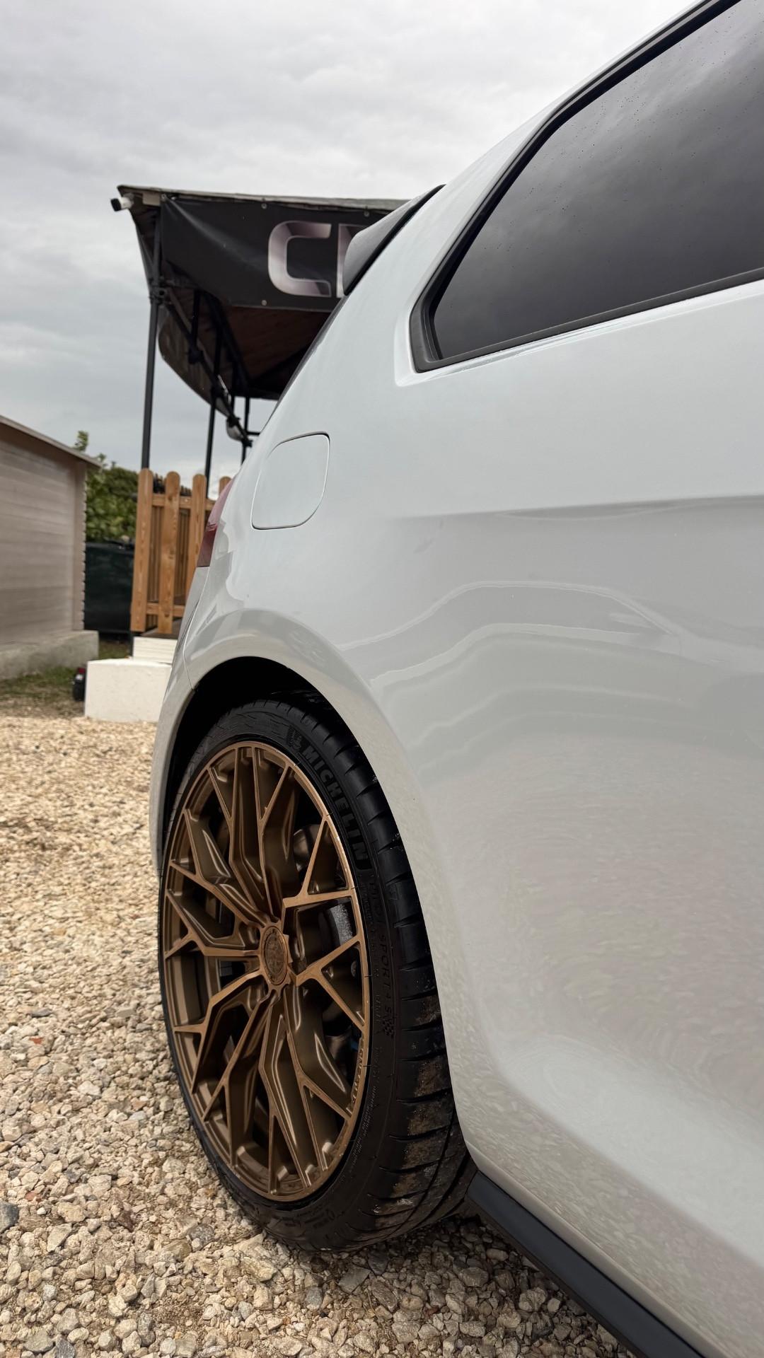 Volkswagen Golf R 2.0 TSI DSG 4MOTION