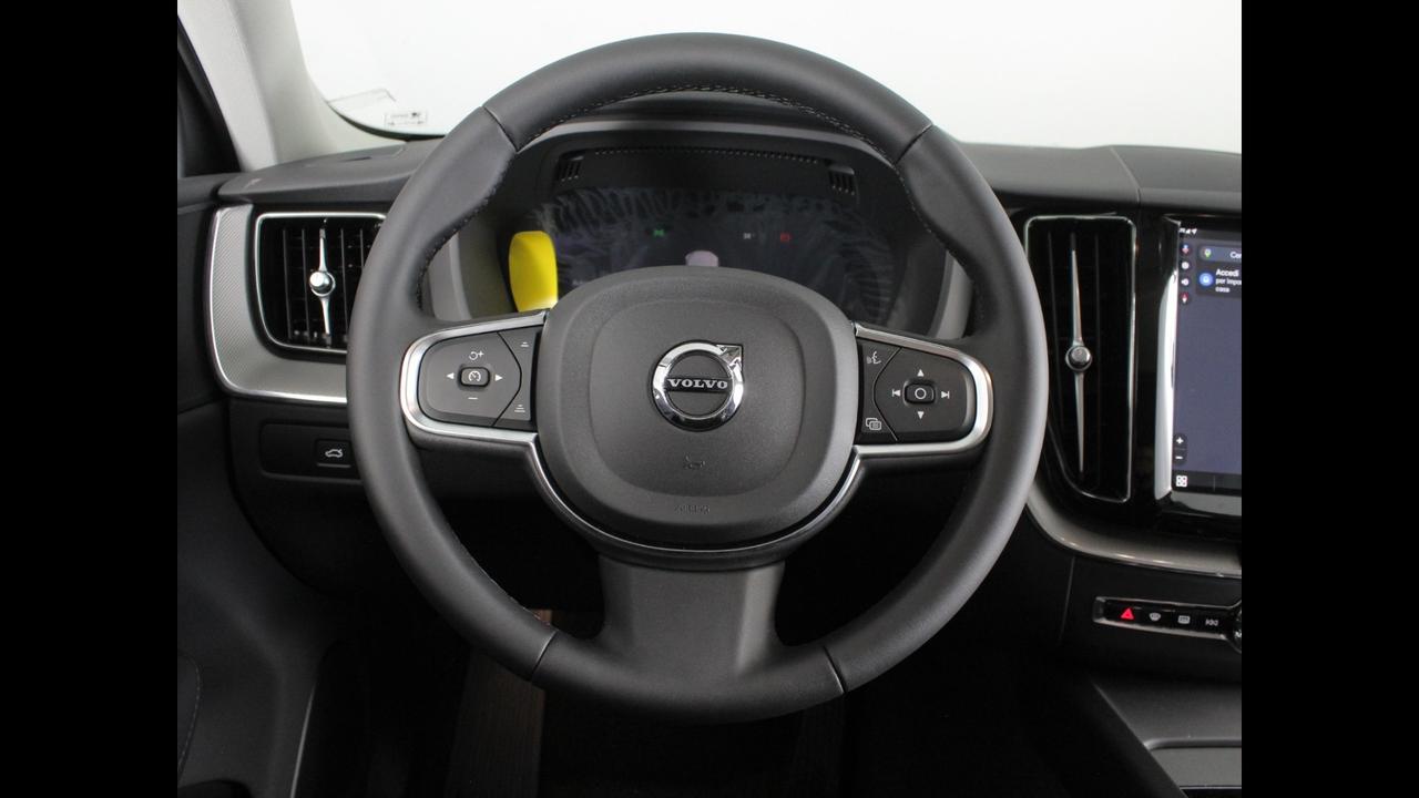 VOLVO XC60 CORE B4 AUT N1