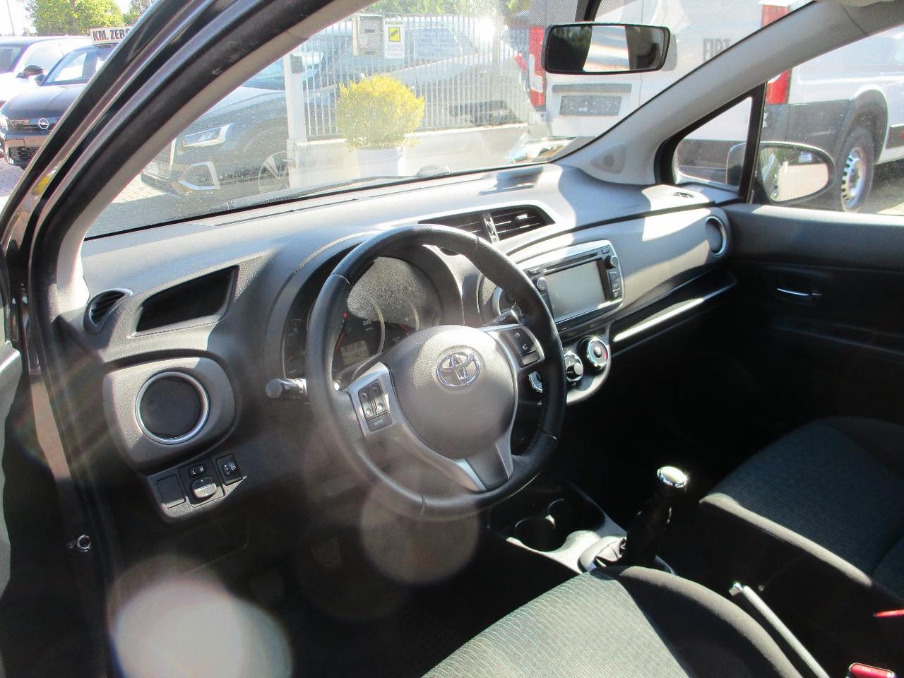 Toyota Yaris 5 Porte Yaris 5p 1.0 Active OK NEOPAT./Camera/Bluetooth
