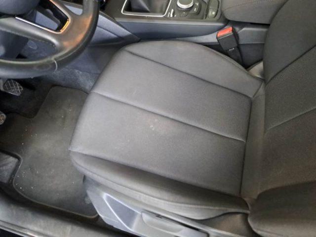 AUDI Q2 30 TDI Business