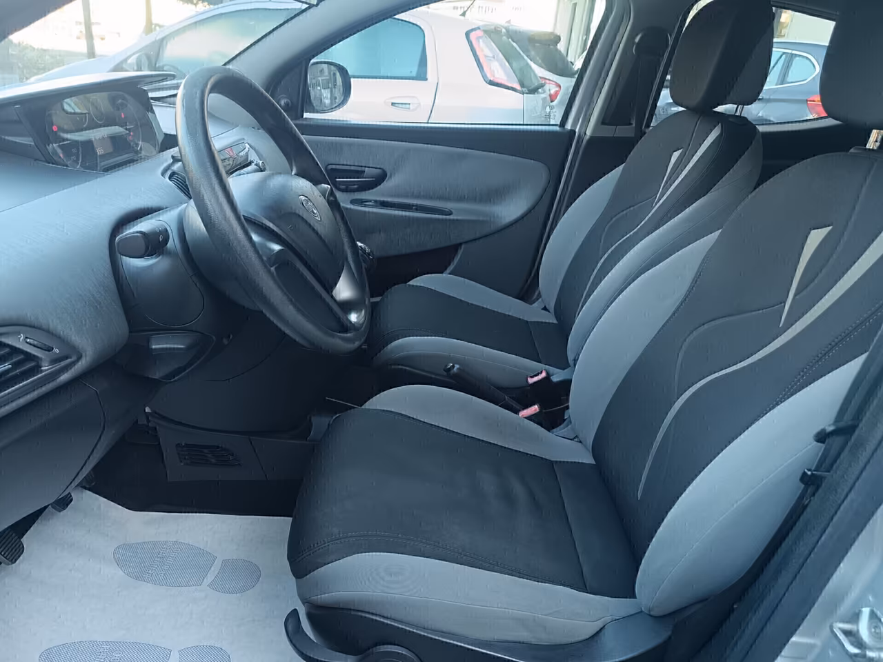 Lancia Ypsilon 1.2 SILVER CON GARANZIA 12 MESI