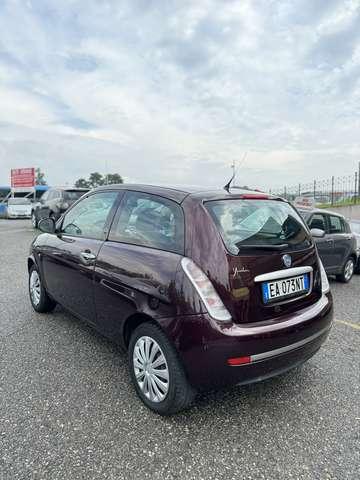 Lancia Ypsilon 1.4 8v Argento ecochic Gpl fino 2029