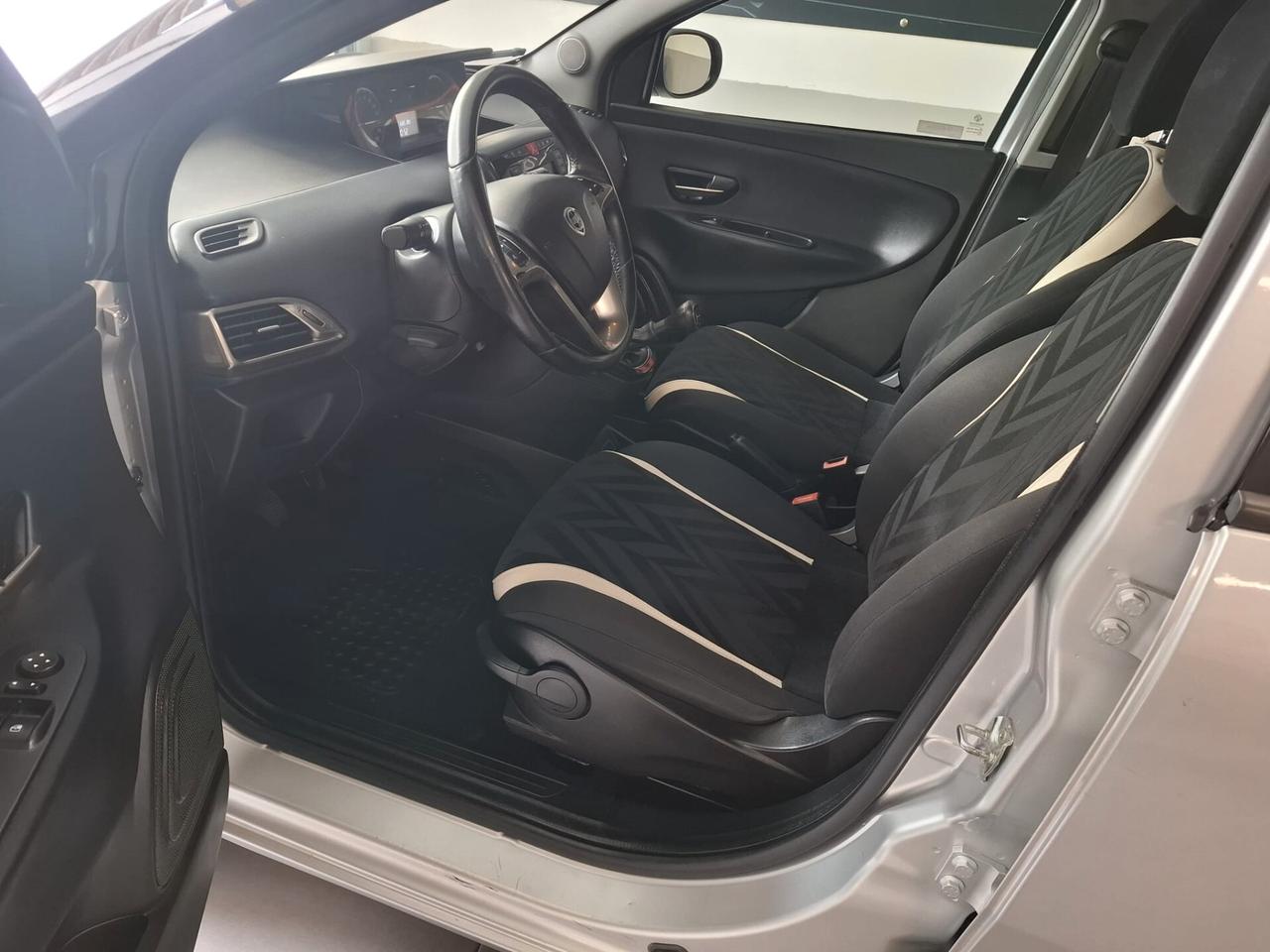 Lancia Ypsilon 1.3 MJT 16V 95 CV 5 porte S&S Elefantino