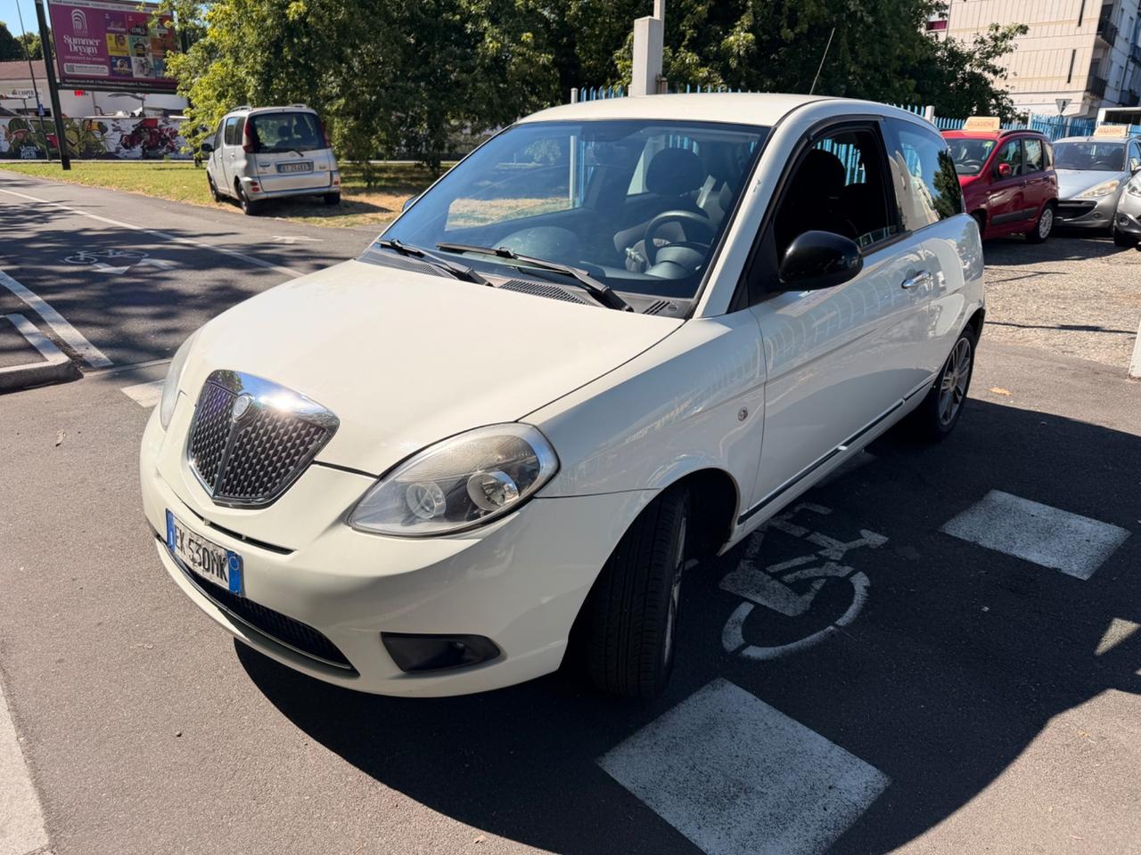 Lancia Ypsilon 1.2 69 CV Unyca 2012