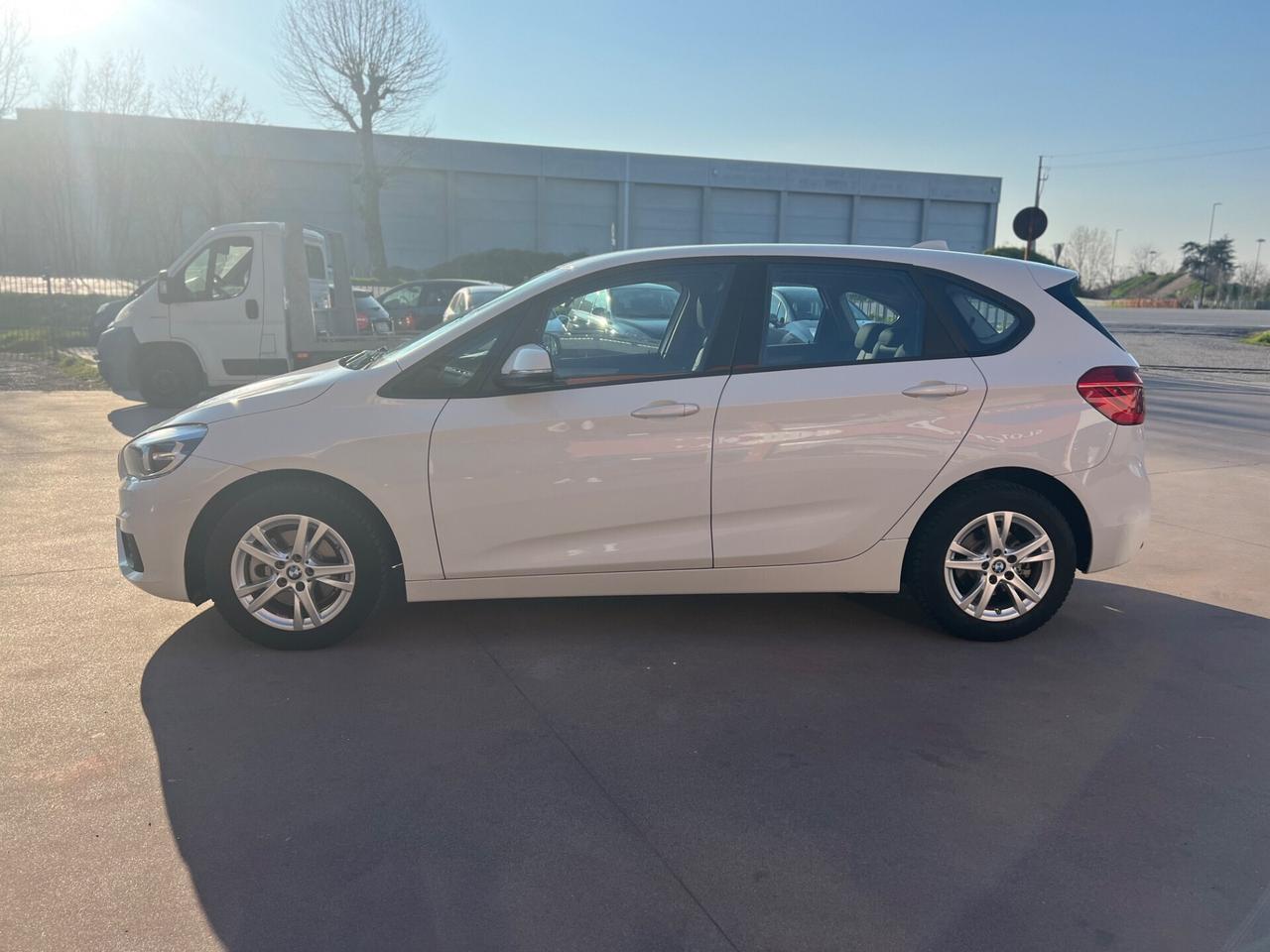 Bmw 116 116d 5p. Urban