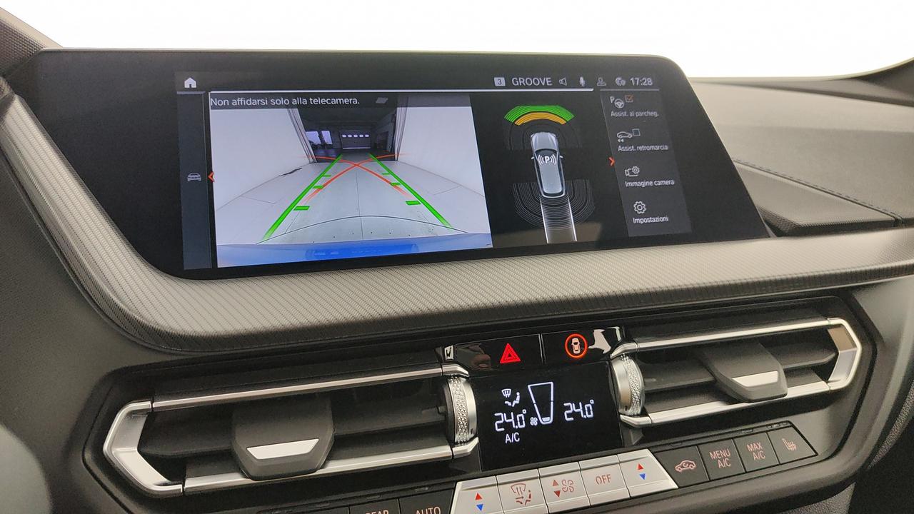 BMW Serie 1 F40 - 118d Msport auto