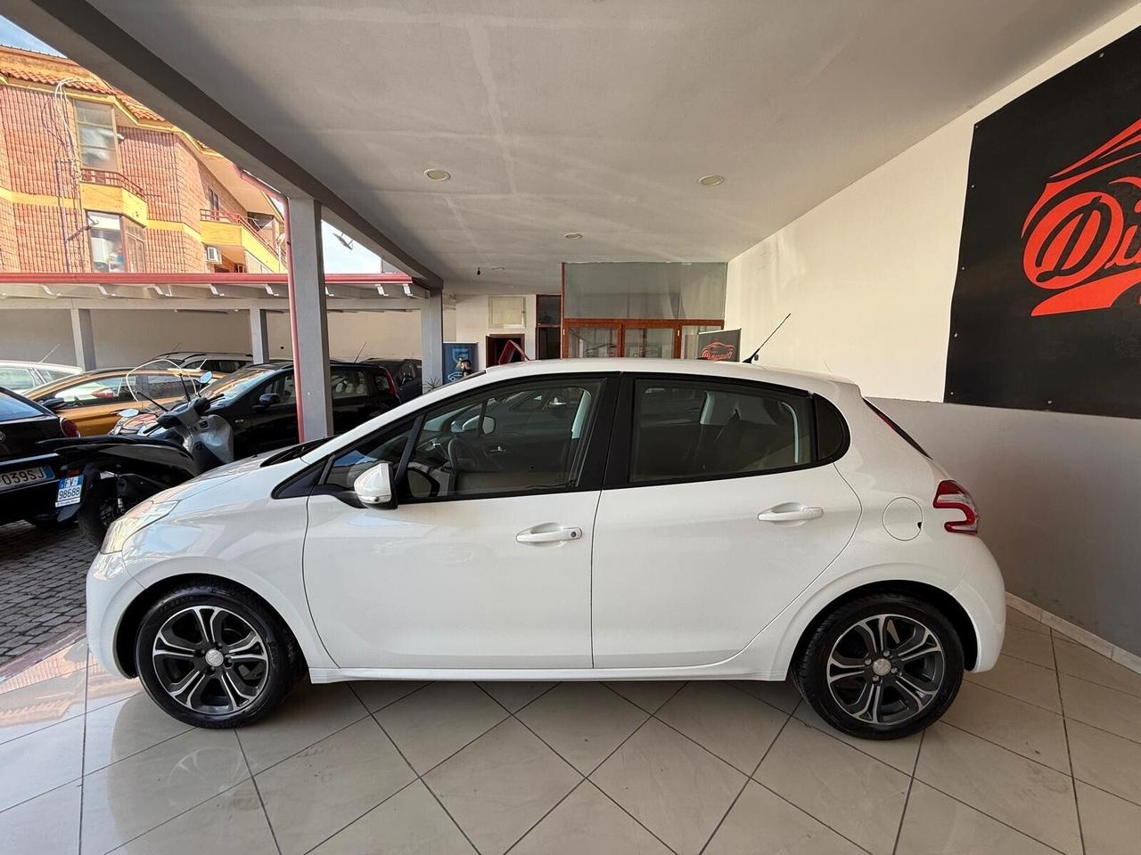 PEUGEOT 208 1.2 BENZINA CON 138.000 KM 2015