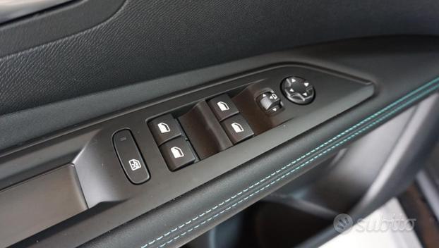 PEUGEOT 3008 BlueHDi 130 S&S EAT8 Allure Pack