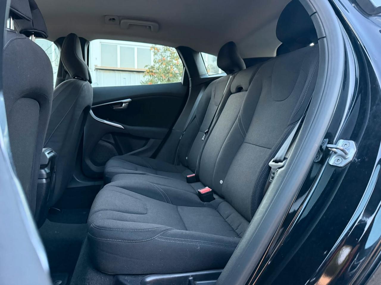 VOLVO V40 2.0 BERLINA DIESEL D2 EURO6B