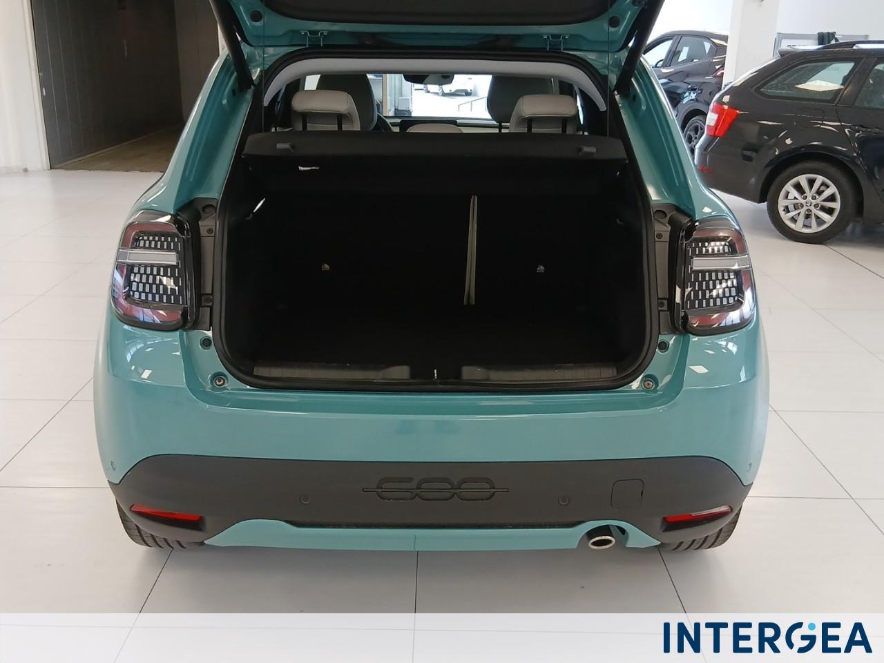 FIAT 600 1.2 hybrid La Prima 110cv auto