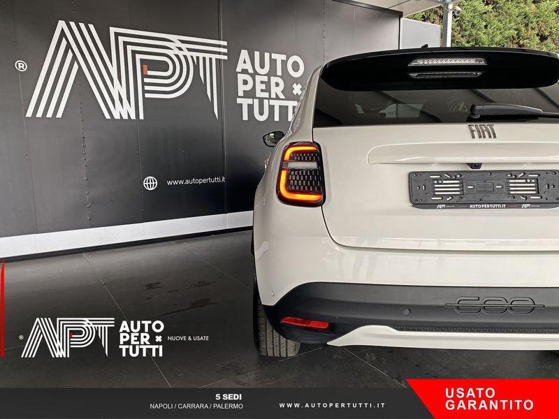 FIAT 600 600 1.2 hybrid La Prima 110cv auto