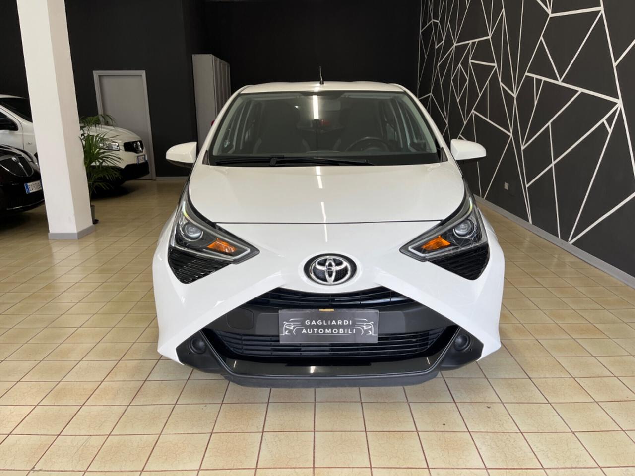 Toyota Aygo Connect 1.0 VVT-i 72 CV 5 porte x-cool