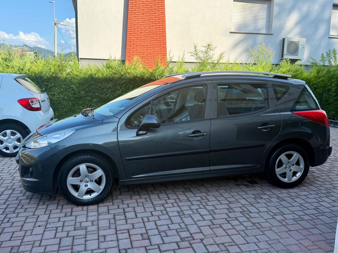 Peugeot 207 1.4 8V 75CV SW Millesim 200