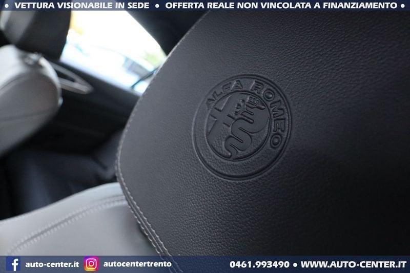 Alfa Romeo Giulia 2.0 Turbo 280CV AT8 AWD Q4 Veloce