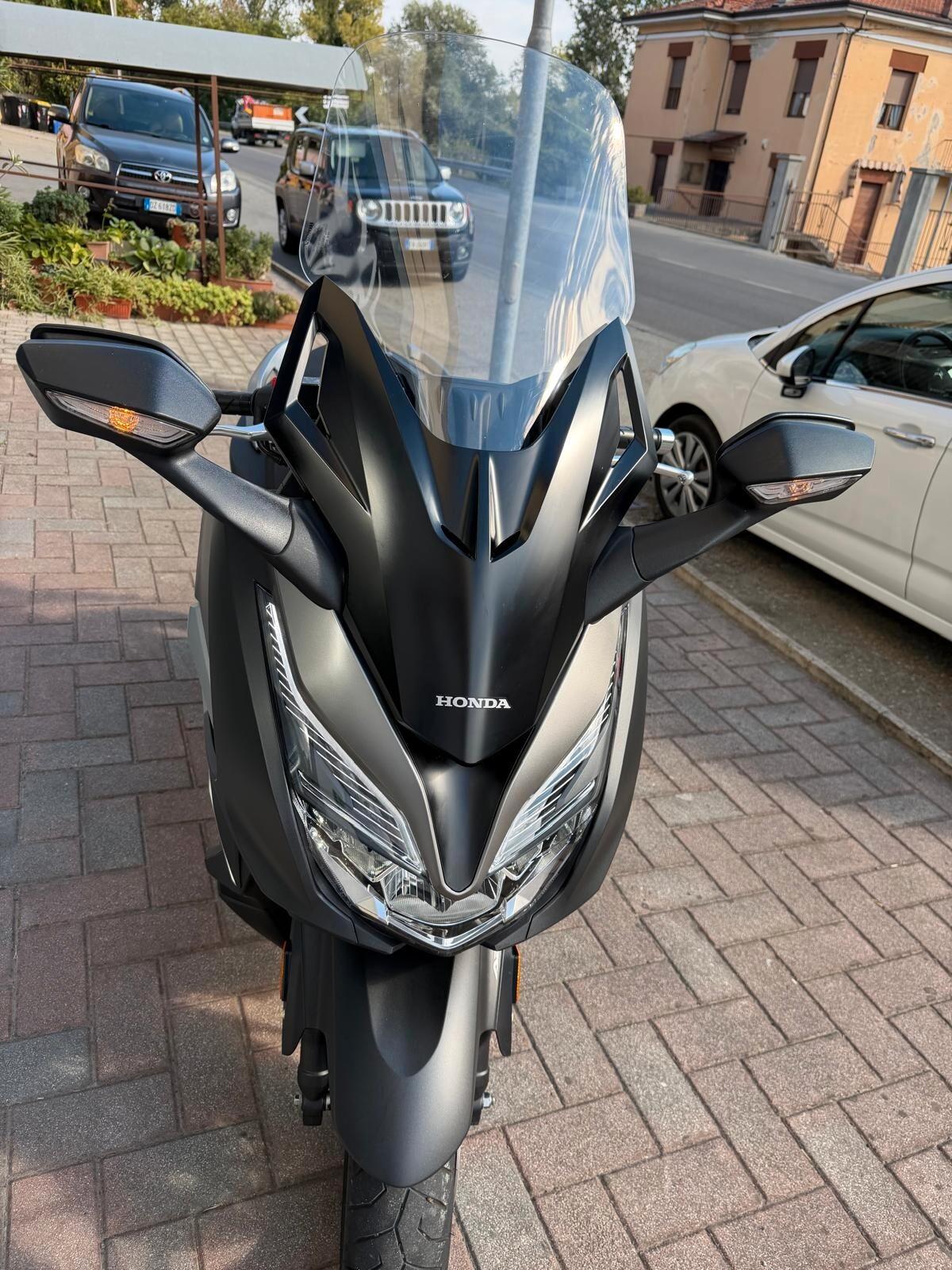 Honda Forza 350