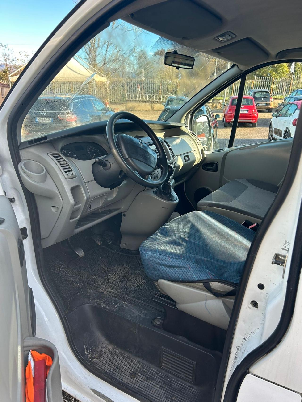 Renault Trafic T29 2.5 dCi/115 PL-TN Passenger Confort FAP