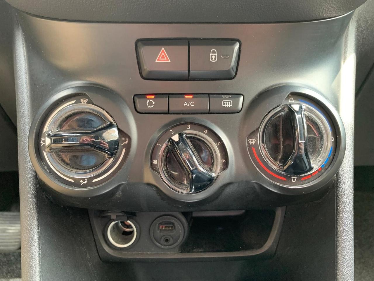 Peugeot 208 1.4 e-HDi 68 CV S&S robotizzato 5 porte Active