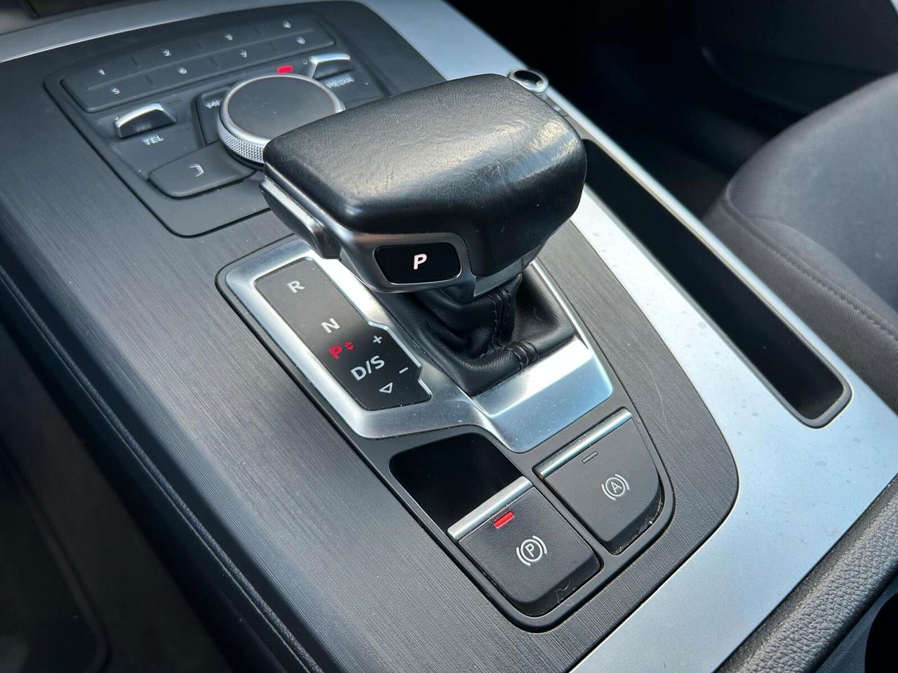 Audi Q5 35 TDI quattro S tronic Business