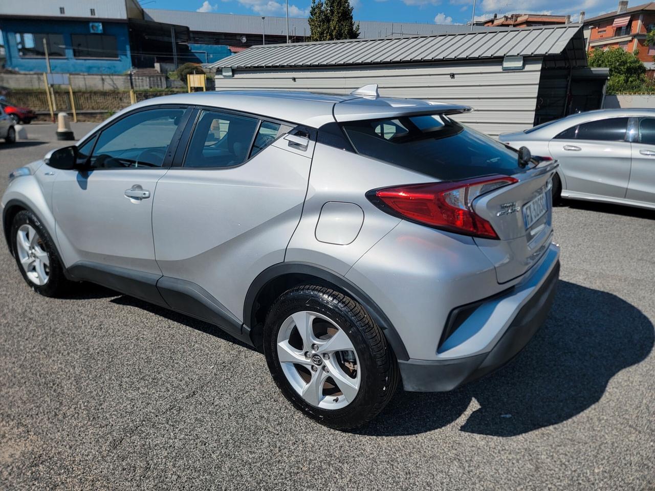 Toyota C-HR 1.8 Hybrid E-CVT Business
